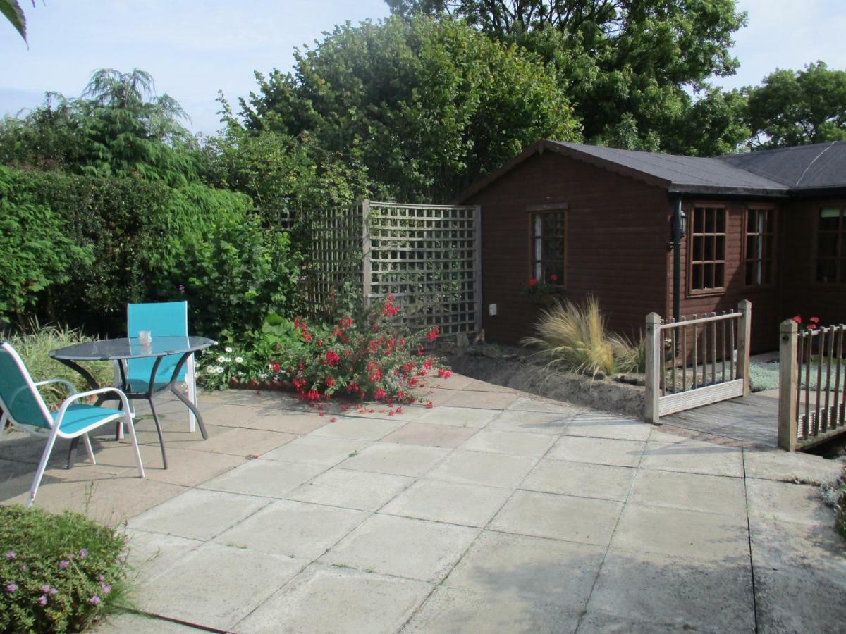 The Garden Lodge Llynclys Luaran gambar